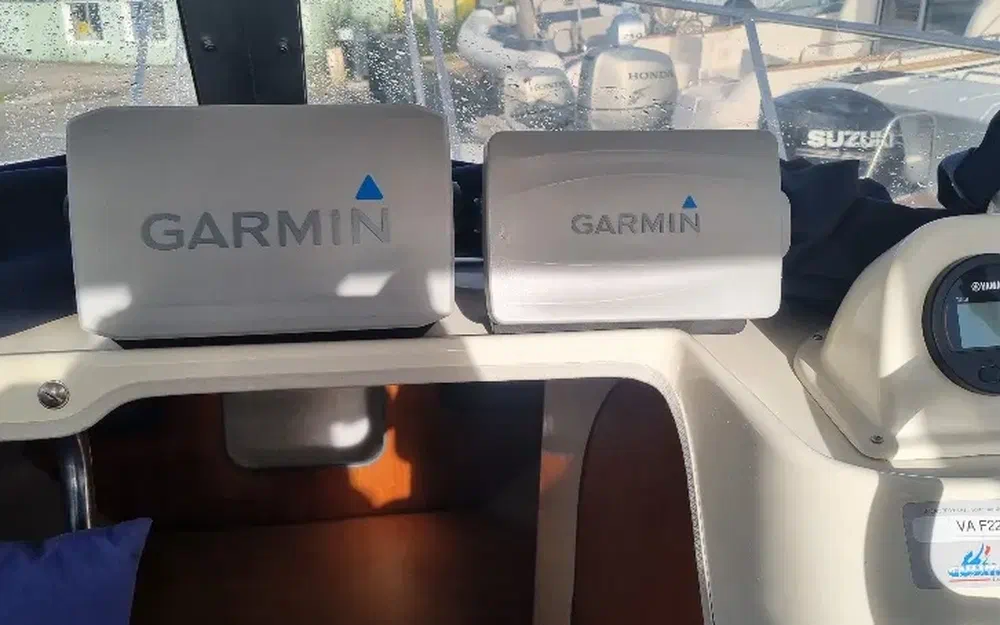 slider 16 Guymarine Evada 740