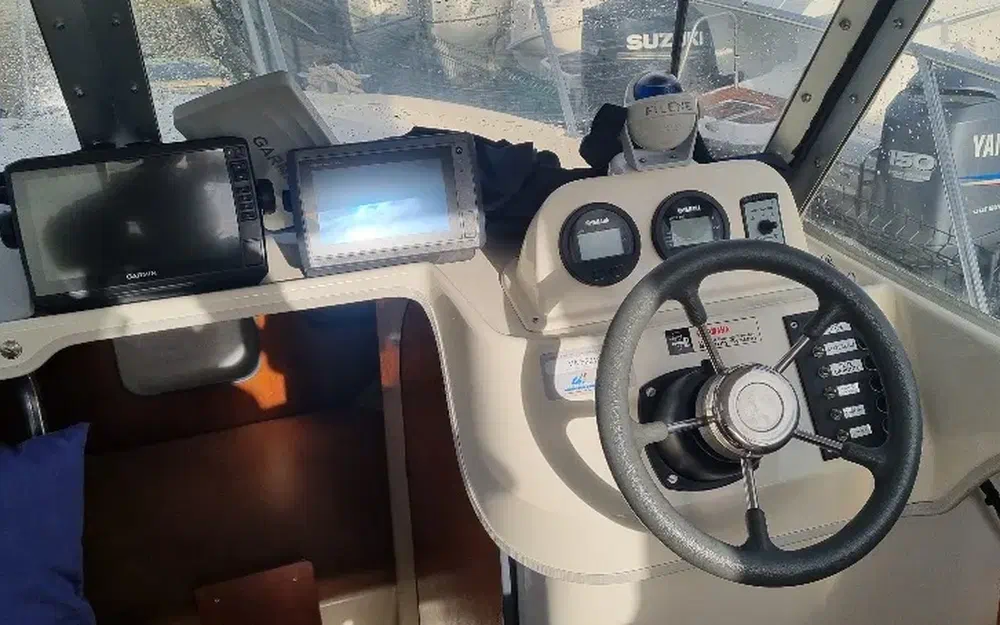 slider 18 Guymarine Evada 740