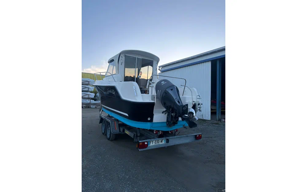 slider 1 Guymarine Evada 740