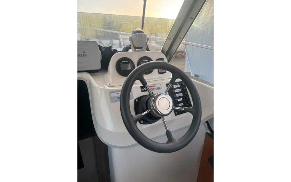 slider 8 Guymarine Evada 740