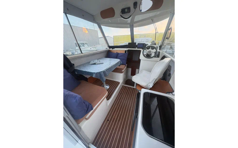 slider 6 Guymarine Evada 740