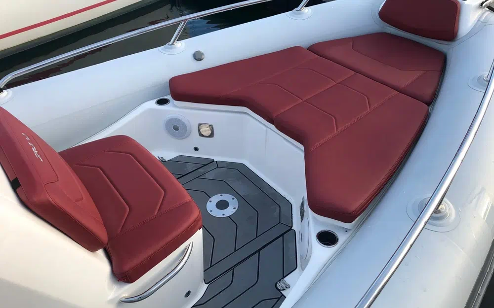 slider 4 Grand Golden Line G750