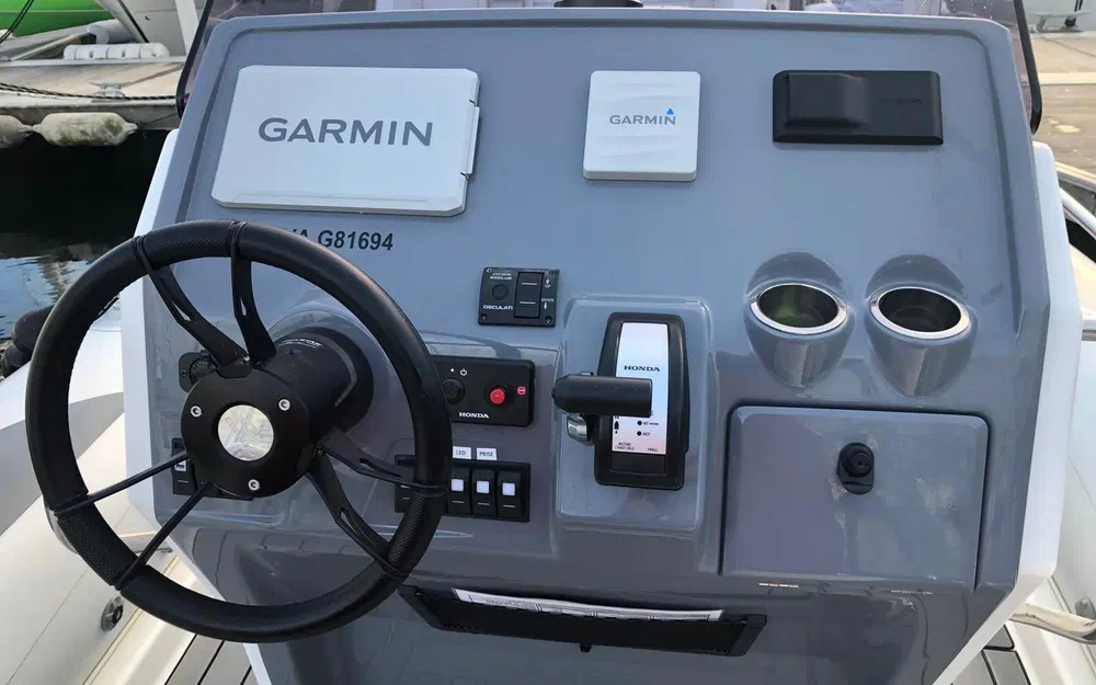 slider 1 Grand Golden Line G750