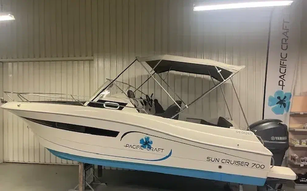 slider 0 Pacific Craft  700 SC