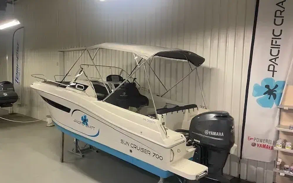 slider 2 Pacific Craft  700 SC