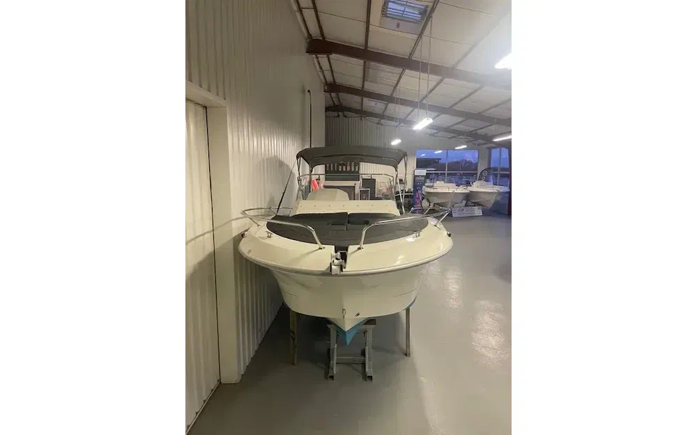 slider 5 Pacific Craft 700 SC