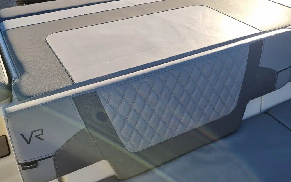 slider 13 Bayliner VR6 OB