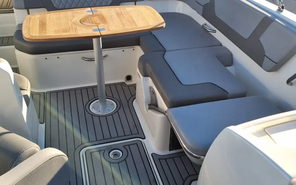 slider 15 Bayliner VR6 OB