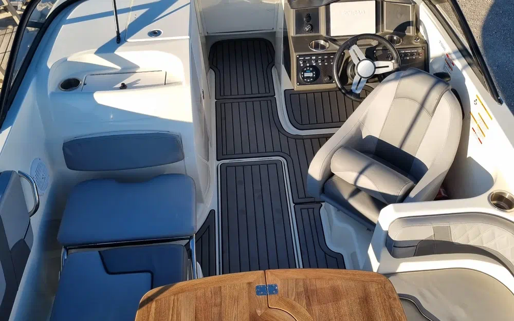 slider 17 Bayliner VR6 OB