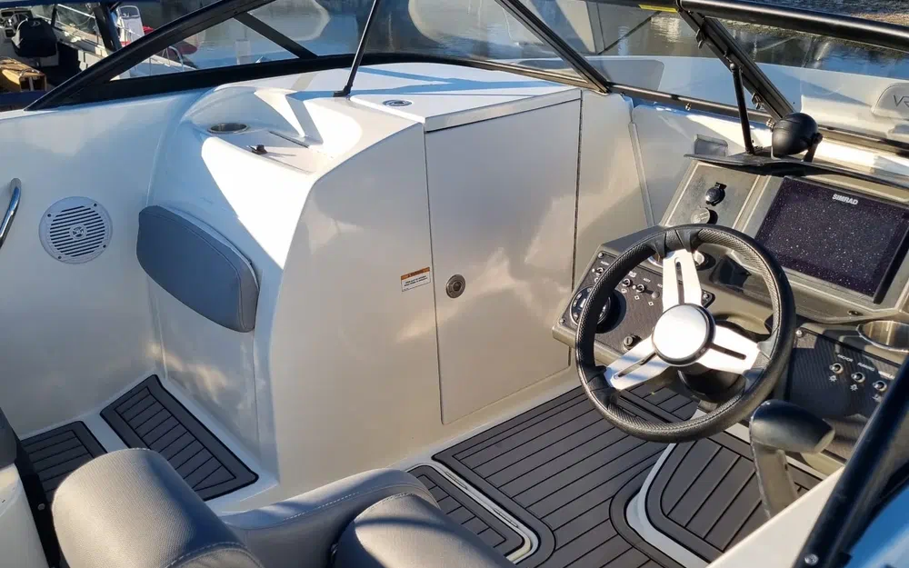 slider 9 Bayliner VR6 OB