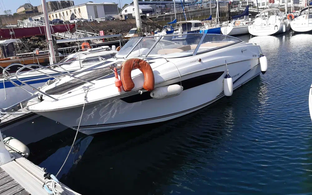 slider 5 Jeanneau Cap Camarat 7.5 DC