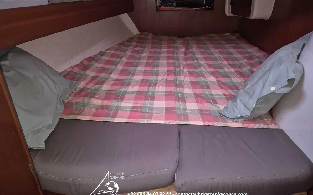 slider 6 Dufour Gib Sea 37