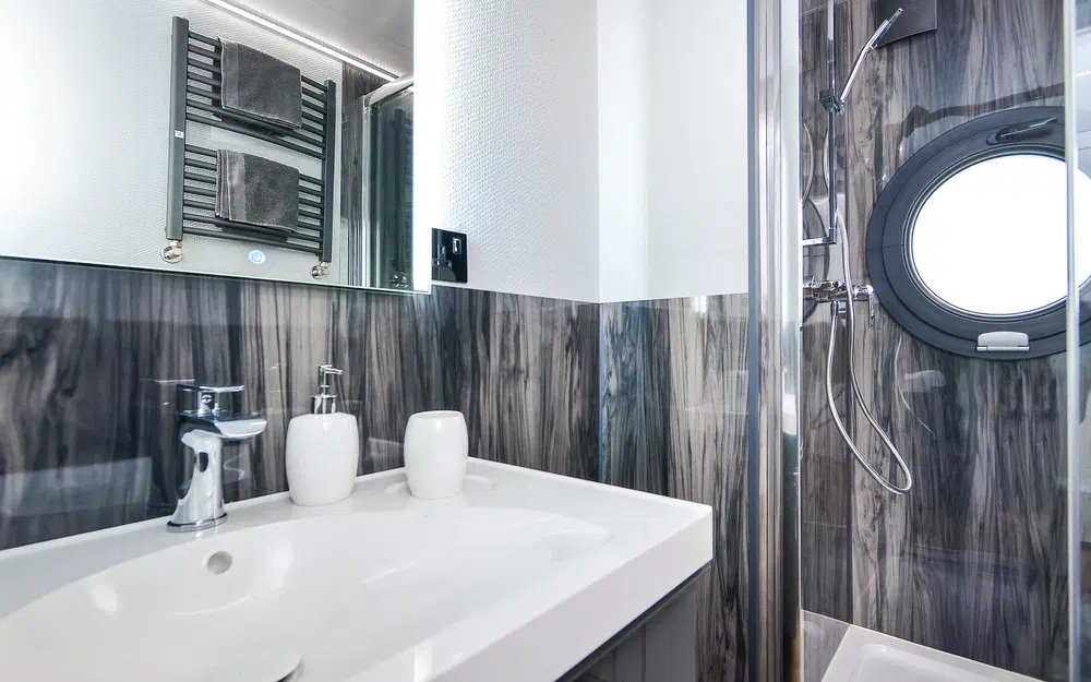 slider 10 La Mare Apartboat XL