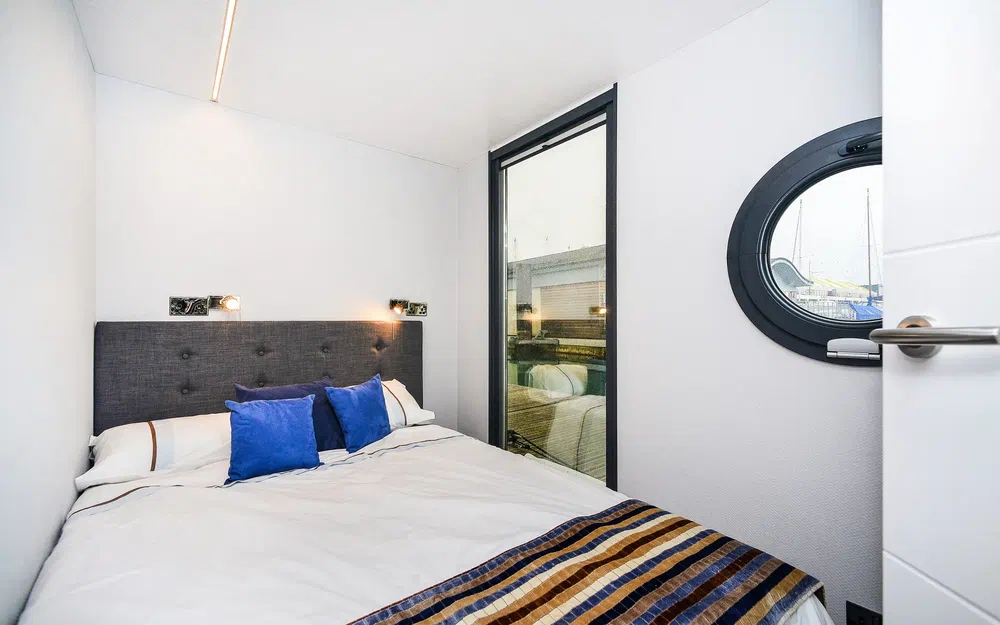 slider 17 La Mare Apartboat XL