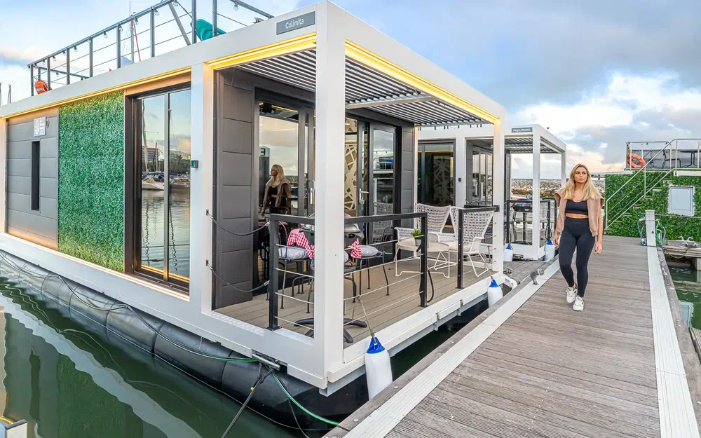 slider 3 La Mare Modern 10