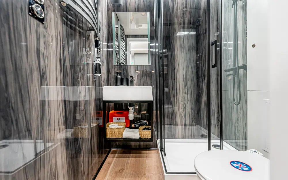 slider 14 La Mare Modern 10