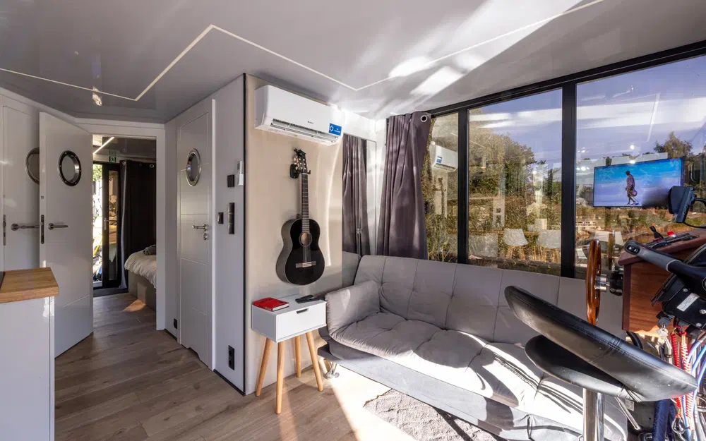 slider 5 La Mare Modern 12