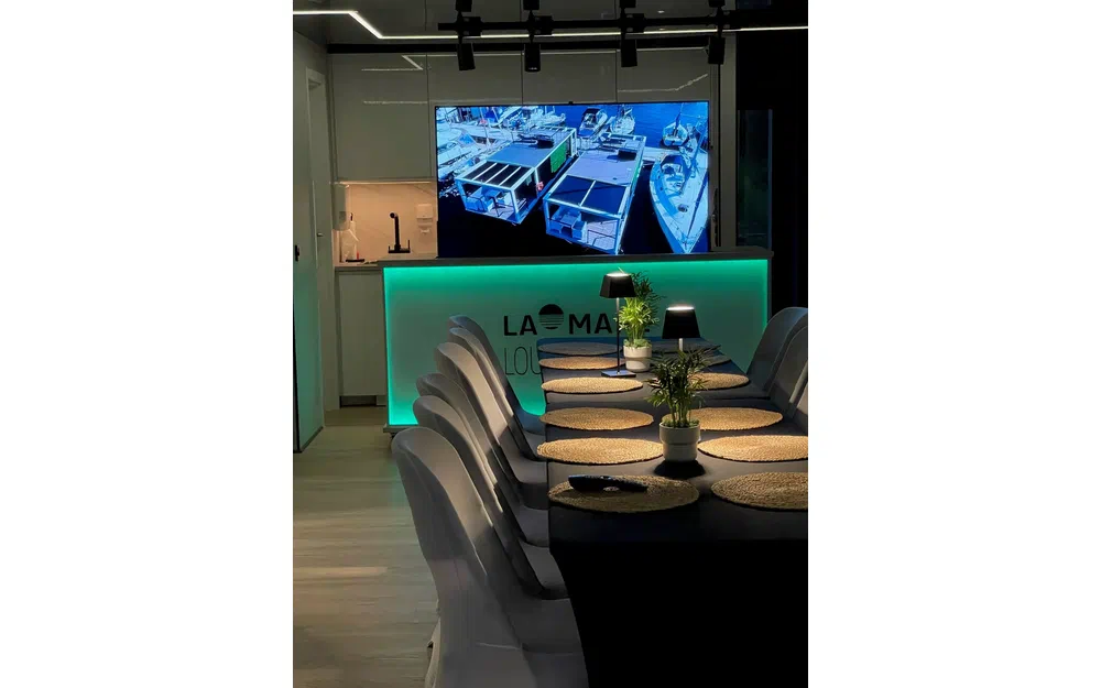 slider 15 La Mare Modern 15