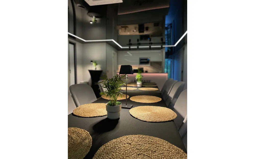 slider 18 La Mare Modern 15