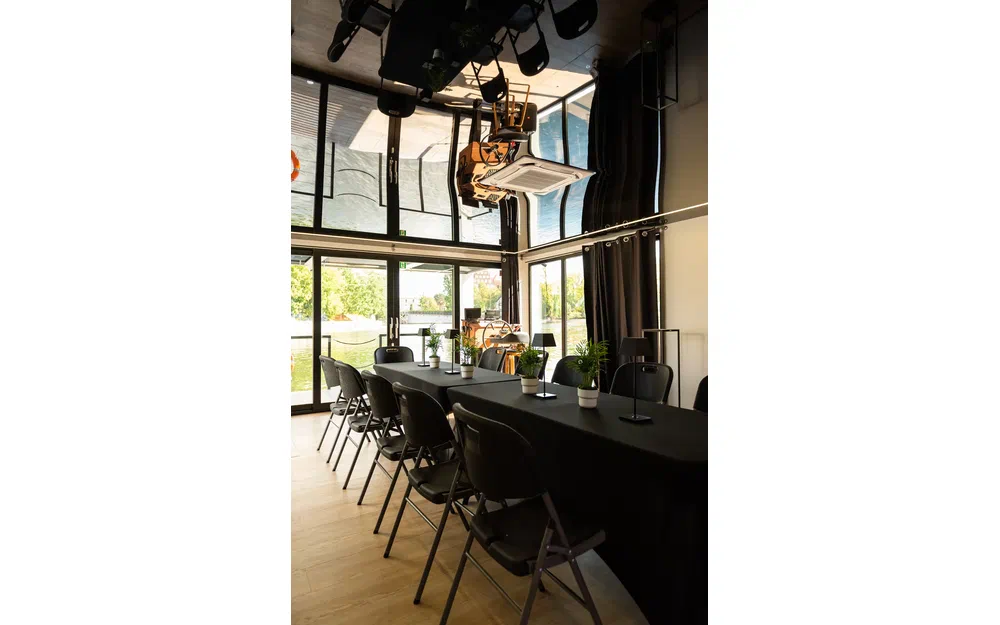 slider 20 La Mare Modern 15