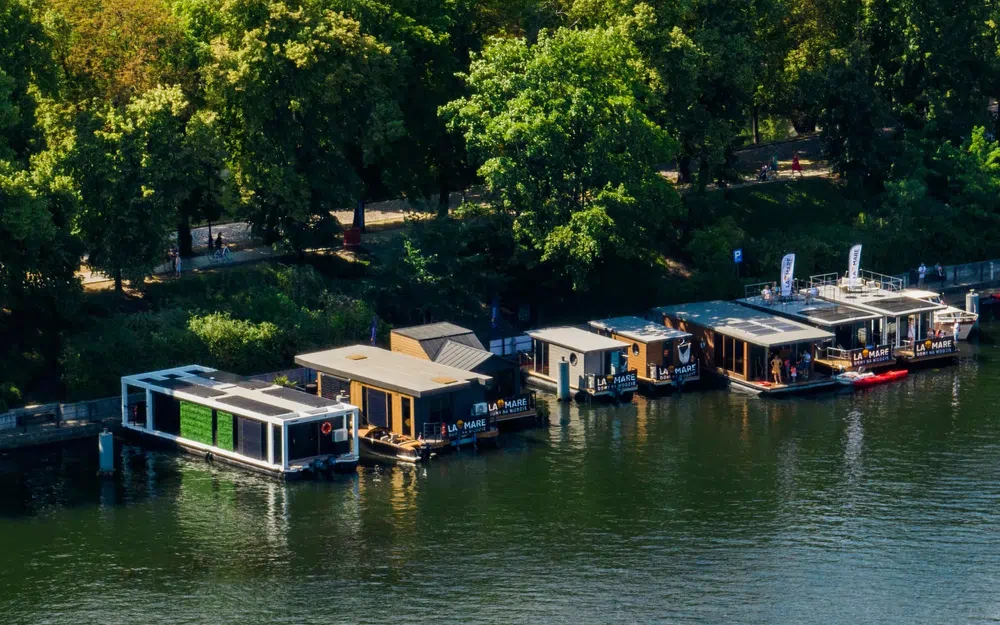 slider 2 La Mare Modern 15