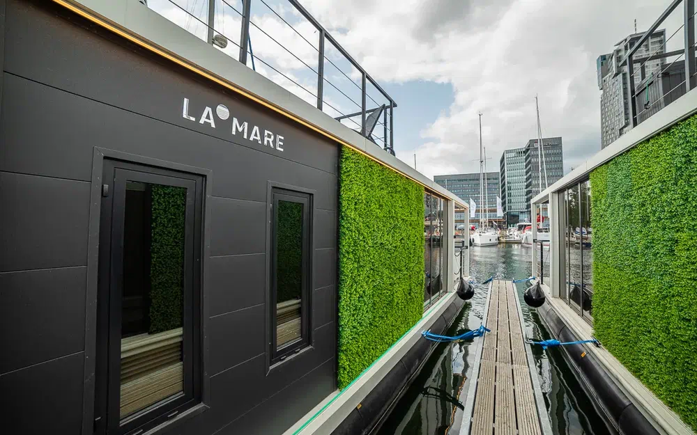 slider 27 La Mare Modern 15