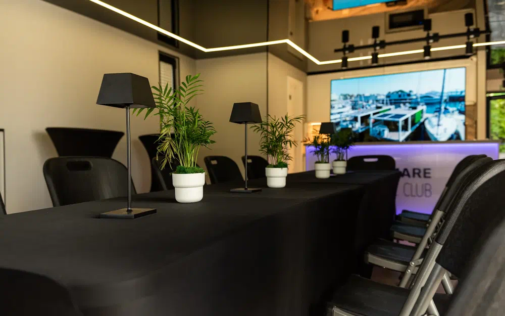 slider 11 La Mare Modern 15