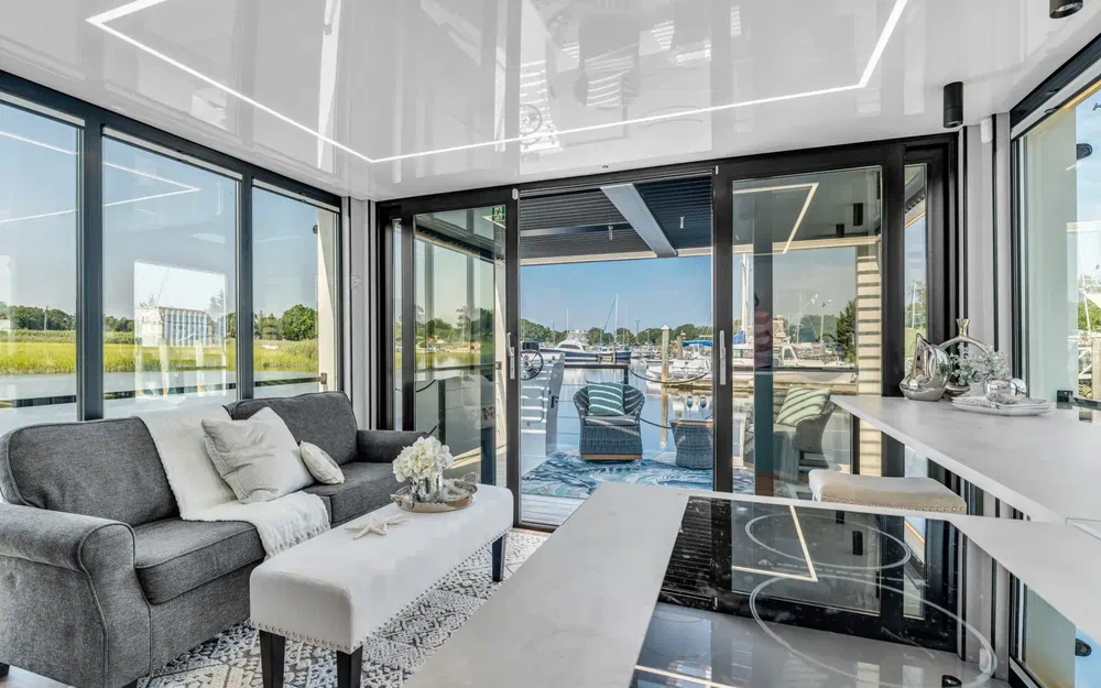 slider 13 La Mare Modern 14