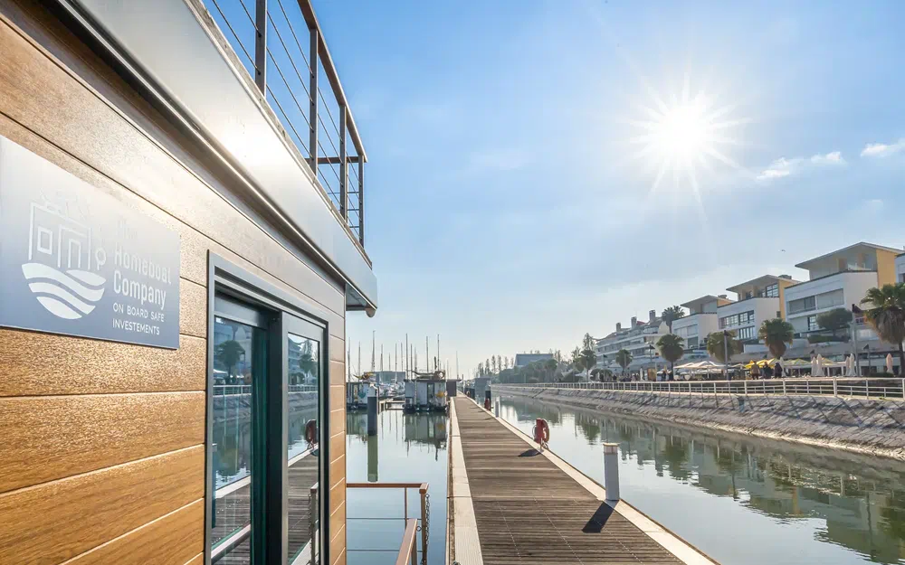 slider 1 La Mare Modern 9