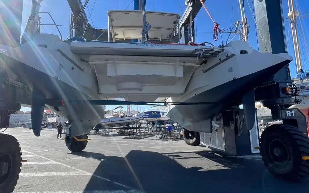 slider 9 Beneteau Blue 2