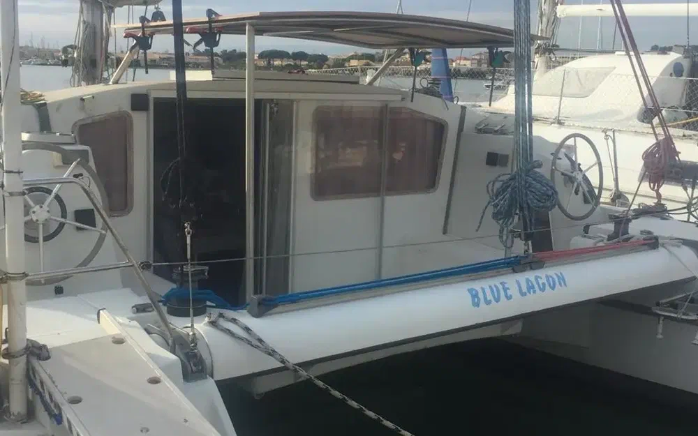 slider 2 Beneteau Blue 2