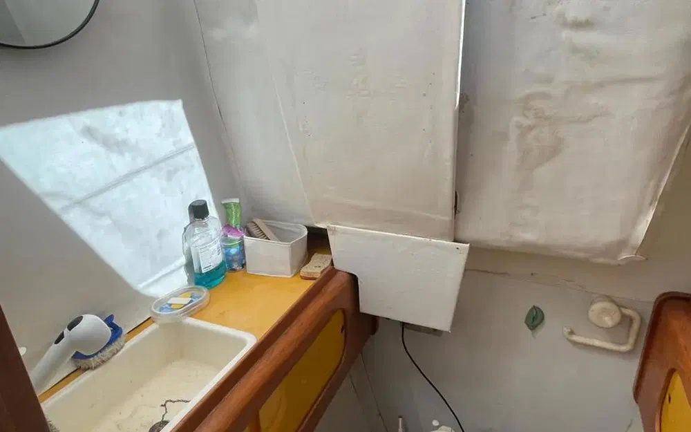 slider 5 Beneteau Blue 2