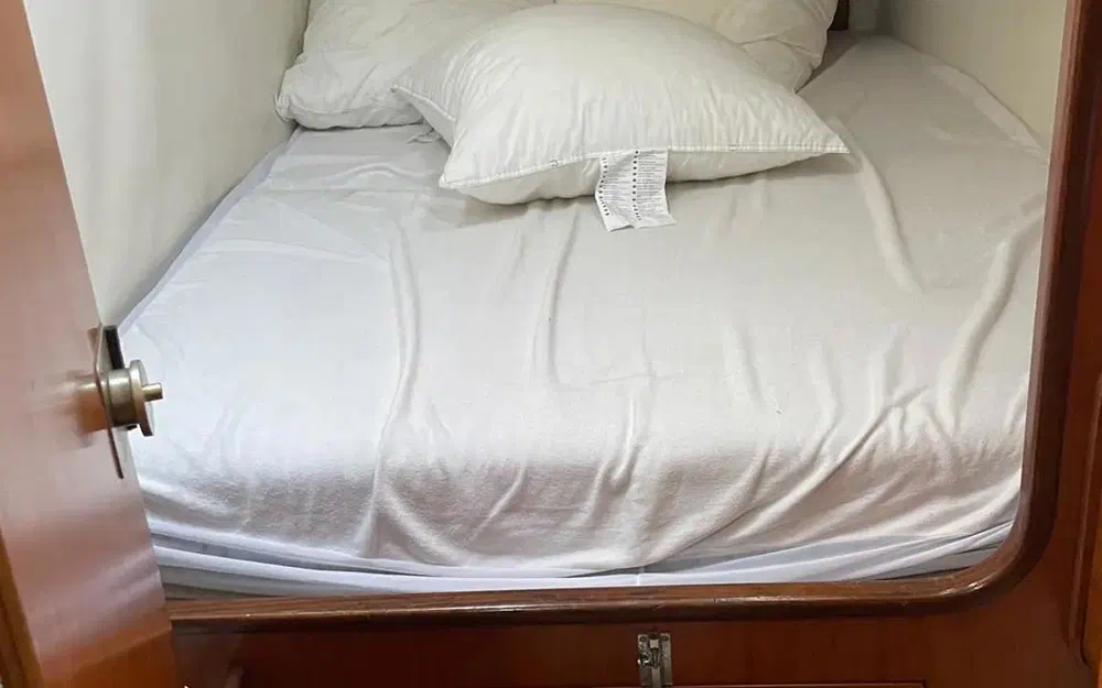 slider 7 Beneteau Blue 2