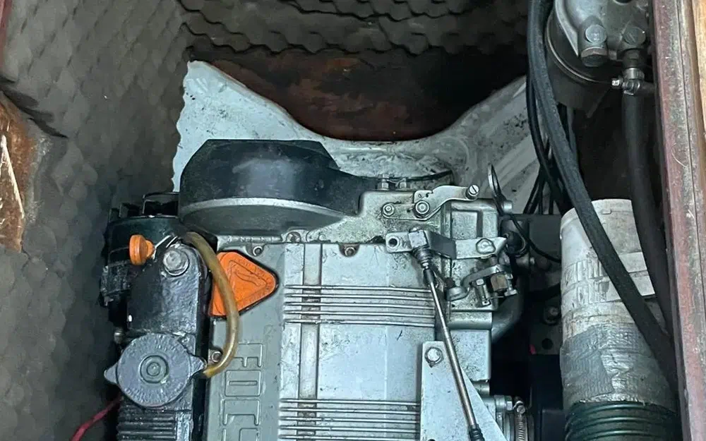 slider 8 Beneteau Blue 2