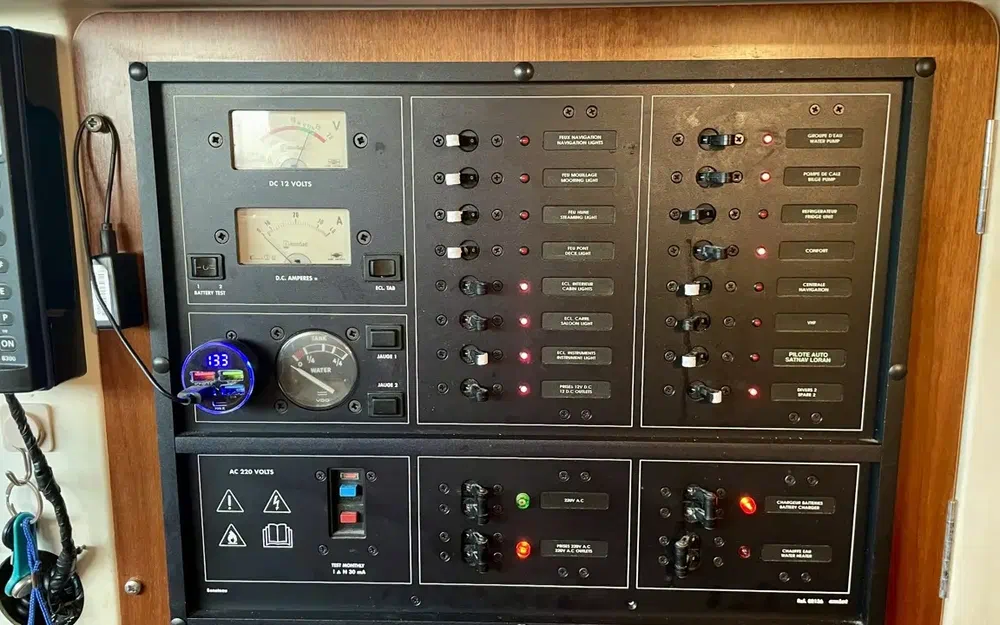 slider 23 Beneteau Oceanis 40 CC