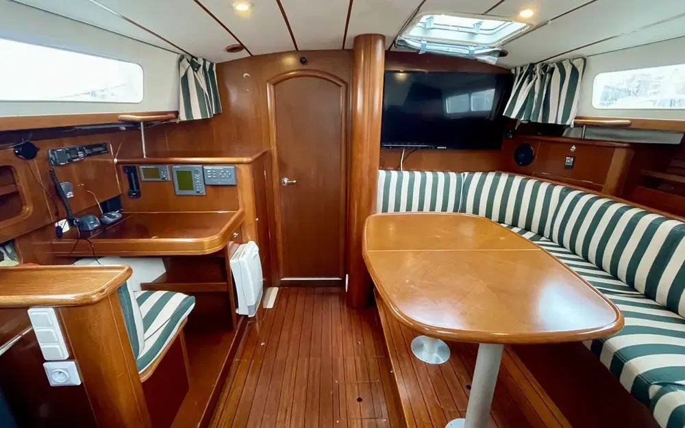 slider 7 Beneteau Oceanis 40 CC