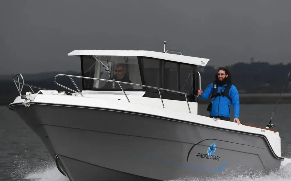 slider 4 Pacific Craft 750 TIMONIER