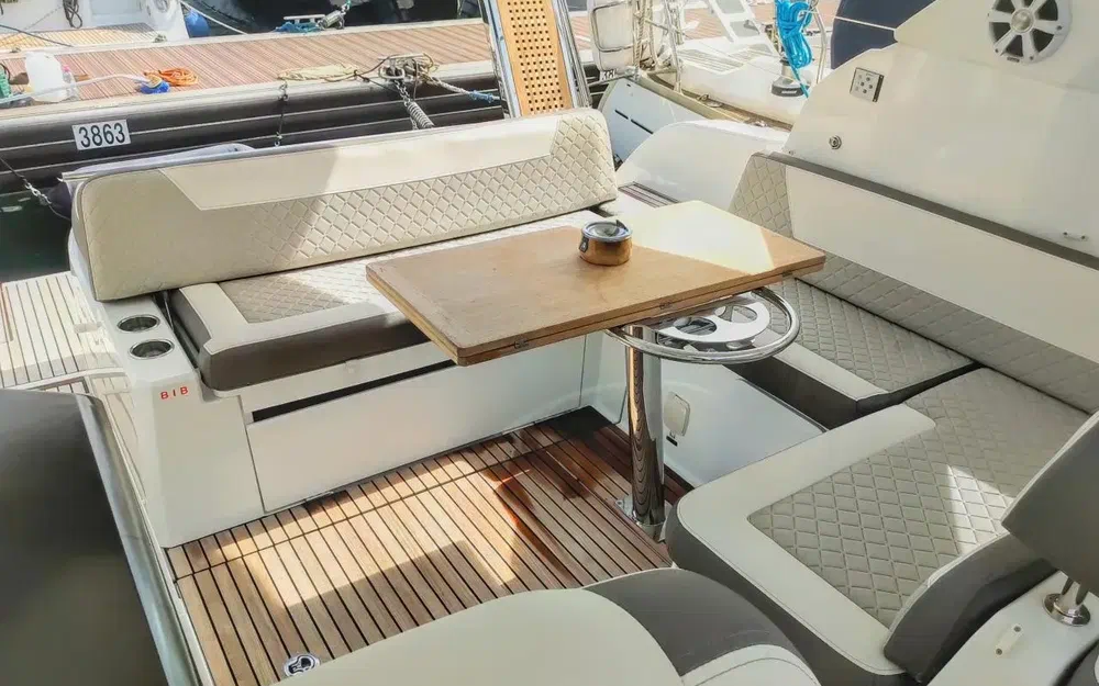 slider 9 Jeanneau Leader 36