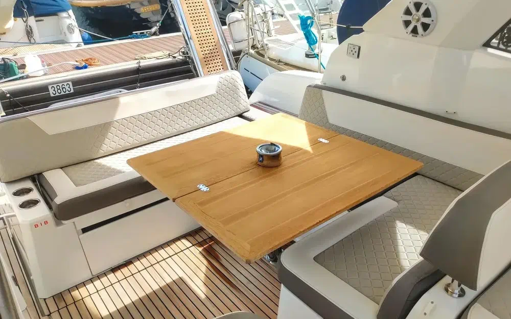 slider 10 Jeanneau Leader 36