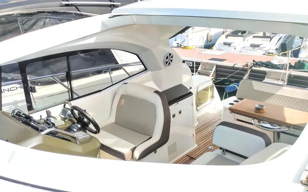 slider 12 Jeanneau Leader 36