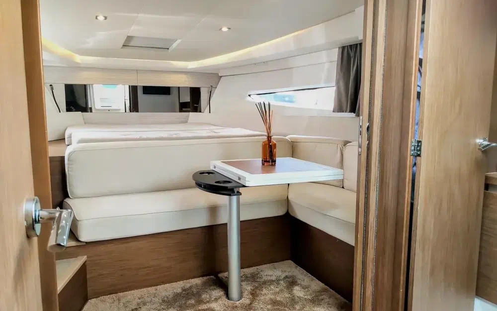 slider 19 Jeanneau Leader 36