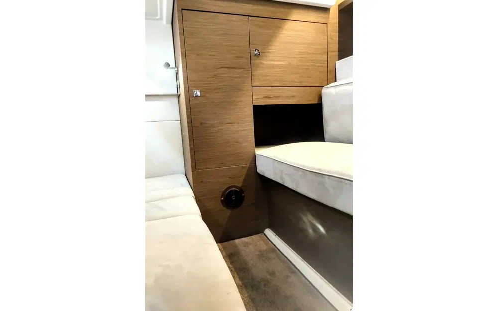 slider 27 Jeanneau Leader 36