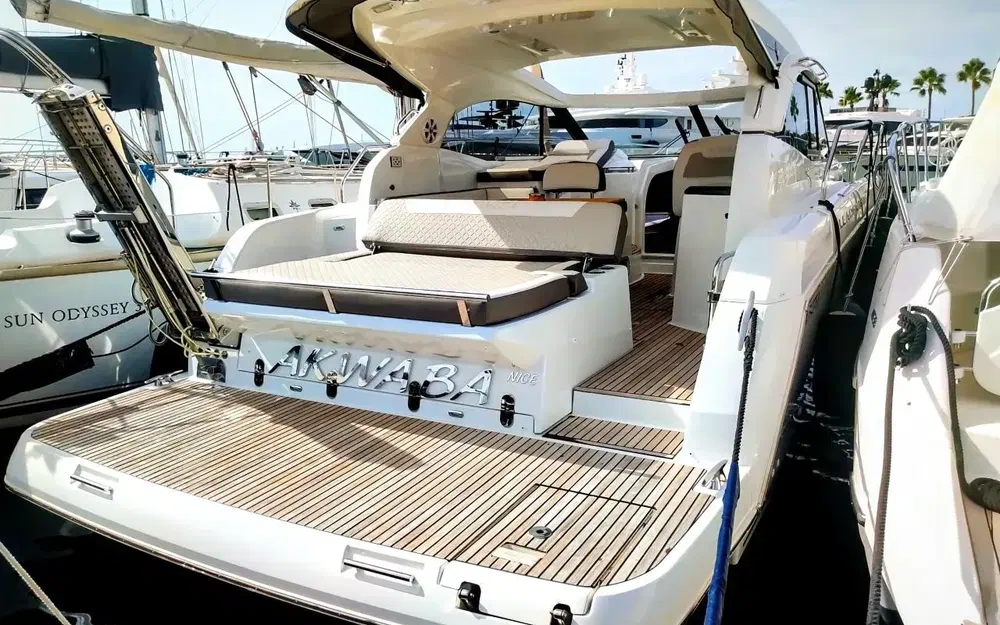 slider 1 Jeanneau Leader 36