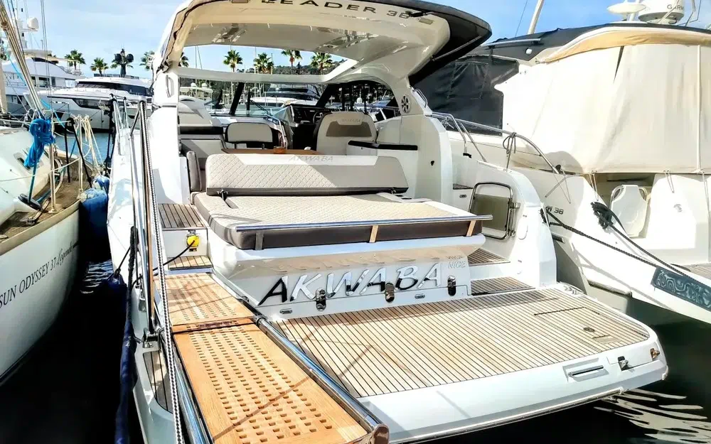 slider 8 Jeanneau Leader 36