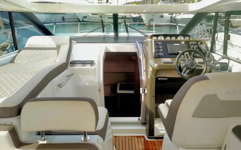 slider 6 Jeanneau Leader 36