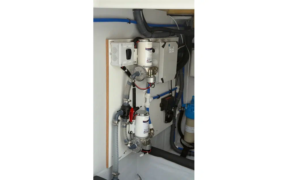 slider 19 Fountaine Pajot Astrea 42