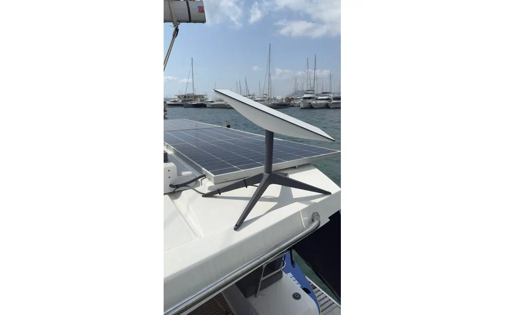 slider 14 Fountaine Pajot Astrea 42