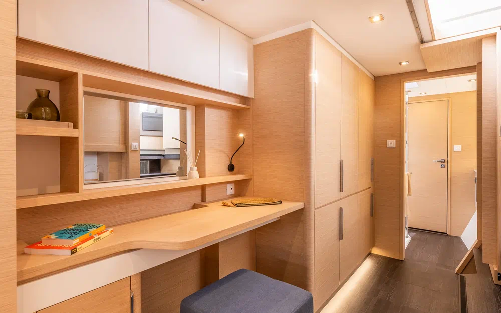 slider 19 Fountaine Pajot FP 41