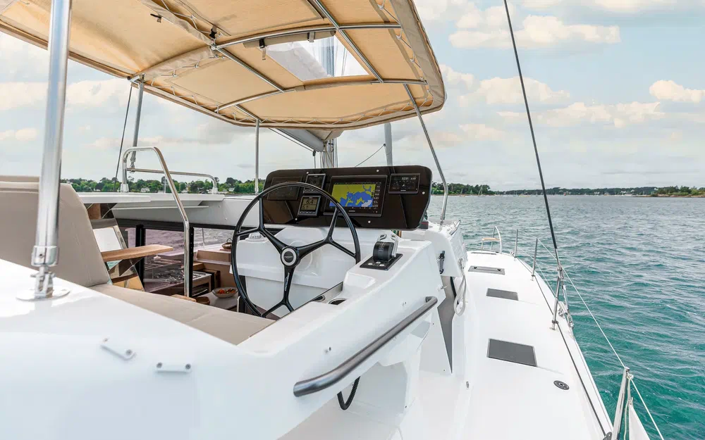 slider 6 Fountaine Pajot FP 41