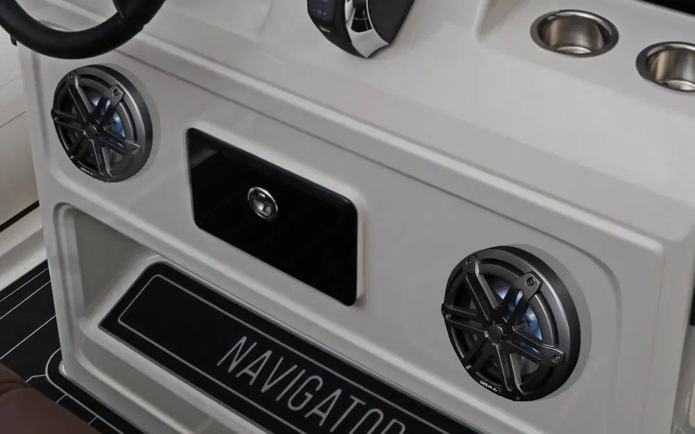 slider 1 Brig Navigator 24